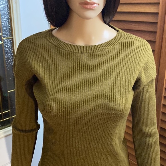 GUC - Express - Low High Ribbed Sweater - Size Small - Picture 2 of 11